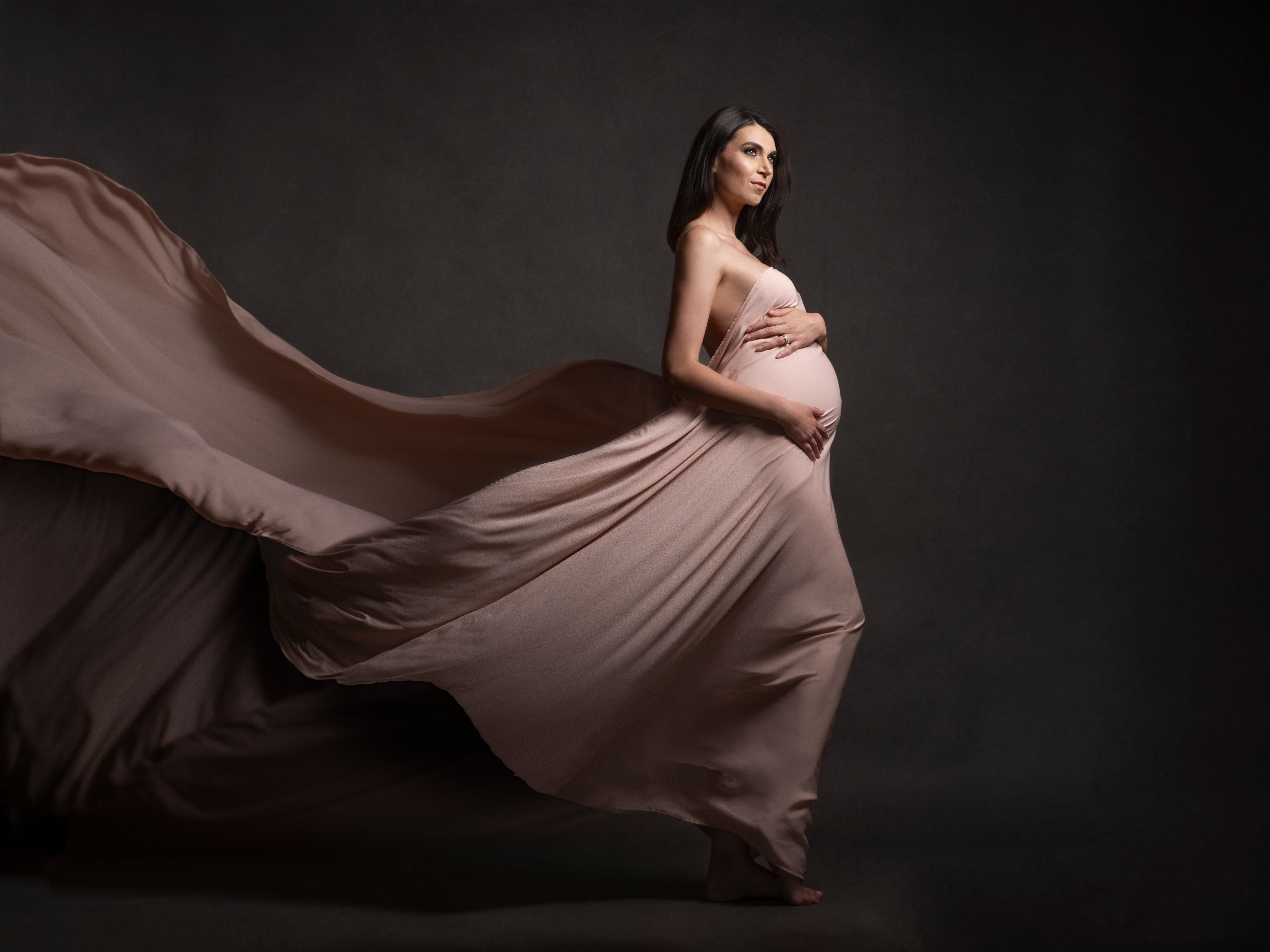 Muriel al lavoro con una futura mamma nello studio Emotiph